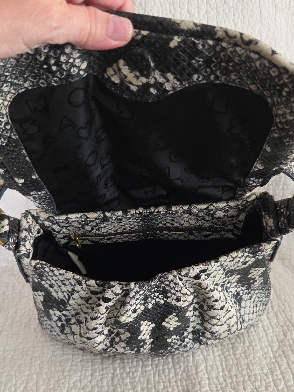 Marc by Marc Jacobd Black and Cream Python-Print Shoulder Bag - Picture 8 of 8